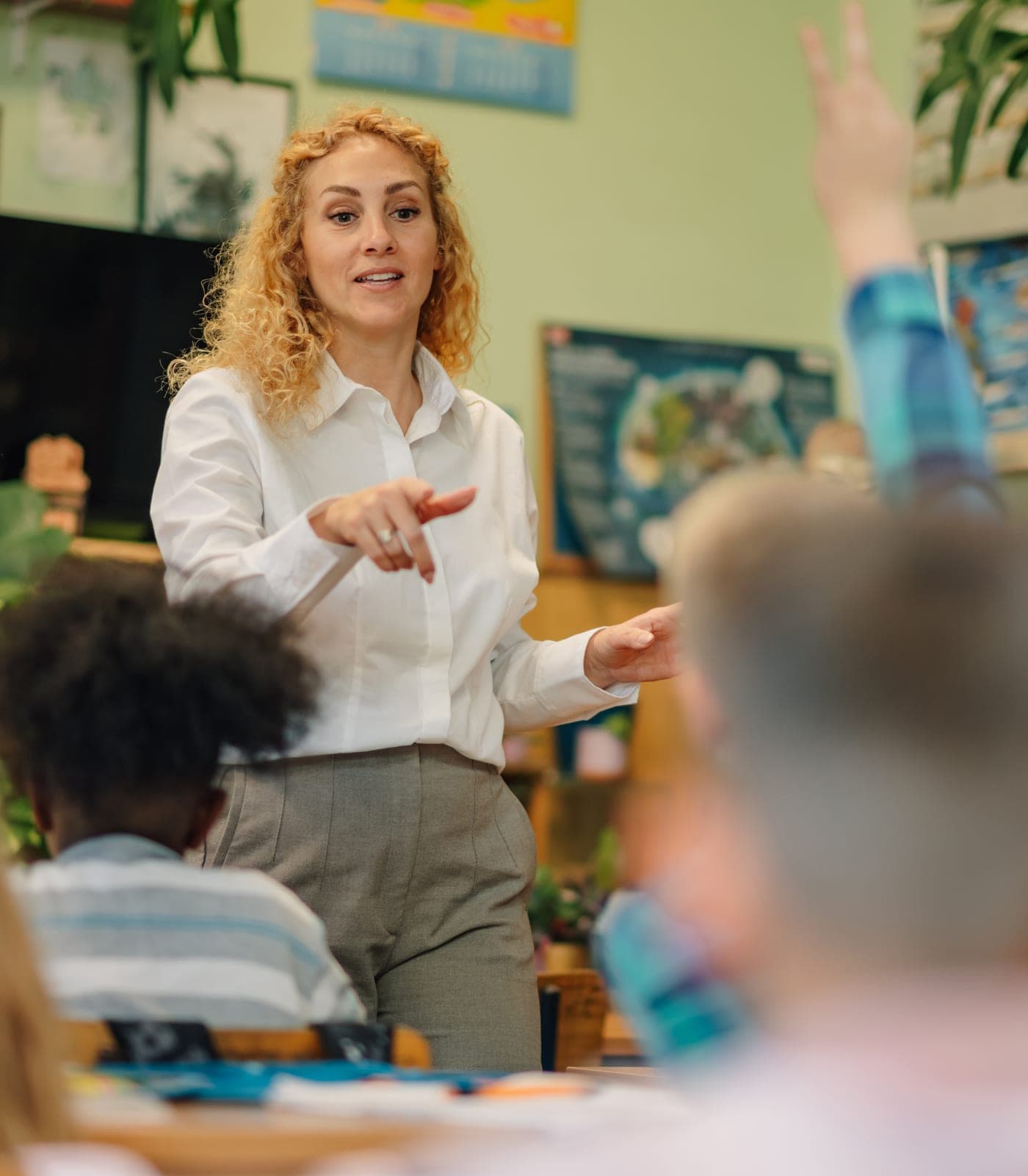 Des étudiants marocains apprenant l'anglais ensemble en ligne avec Schooly